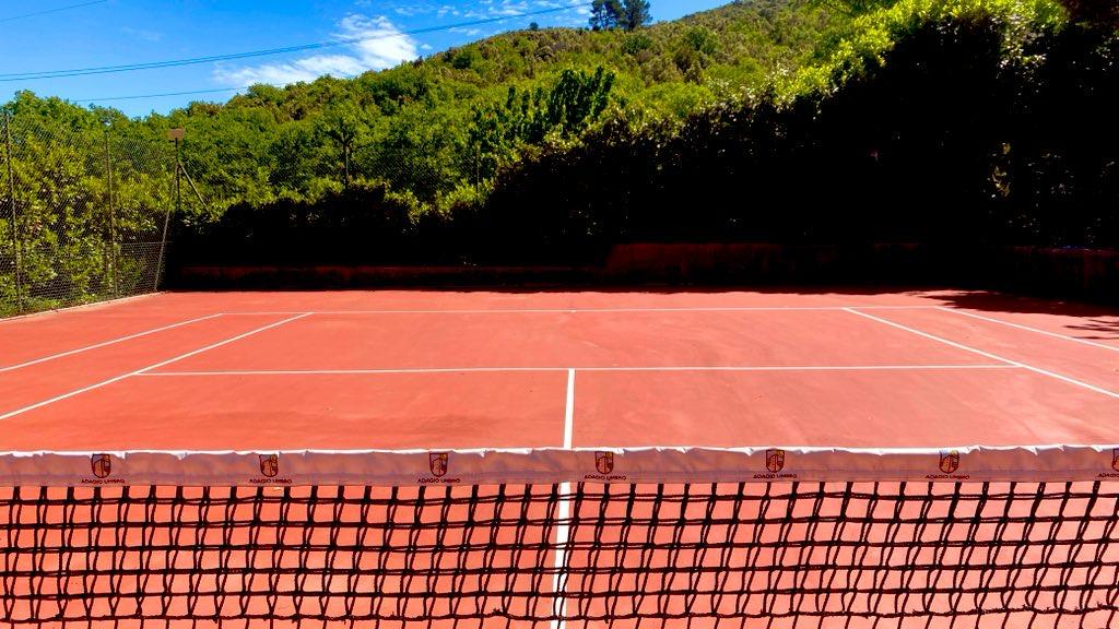 campo da tennis a Spoleto immerso nella natura Umbria senza iscrizione prenotazione online