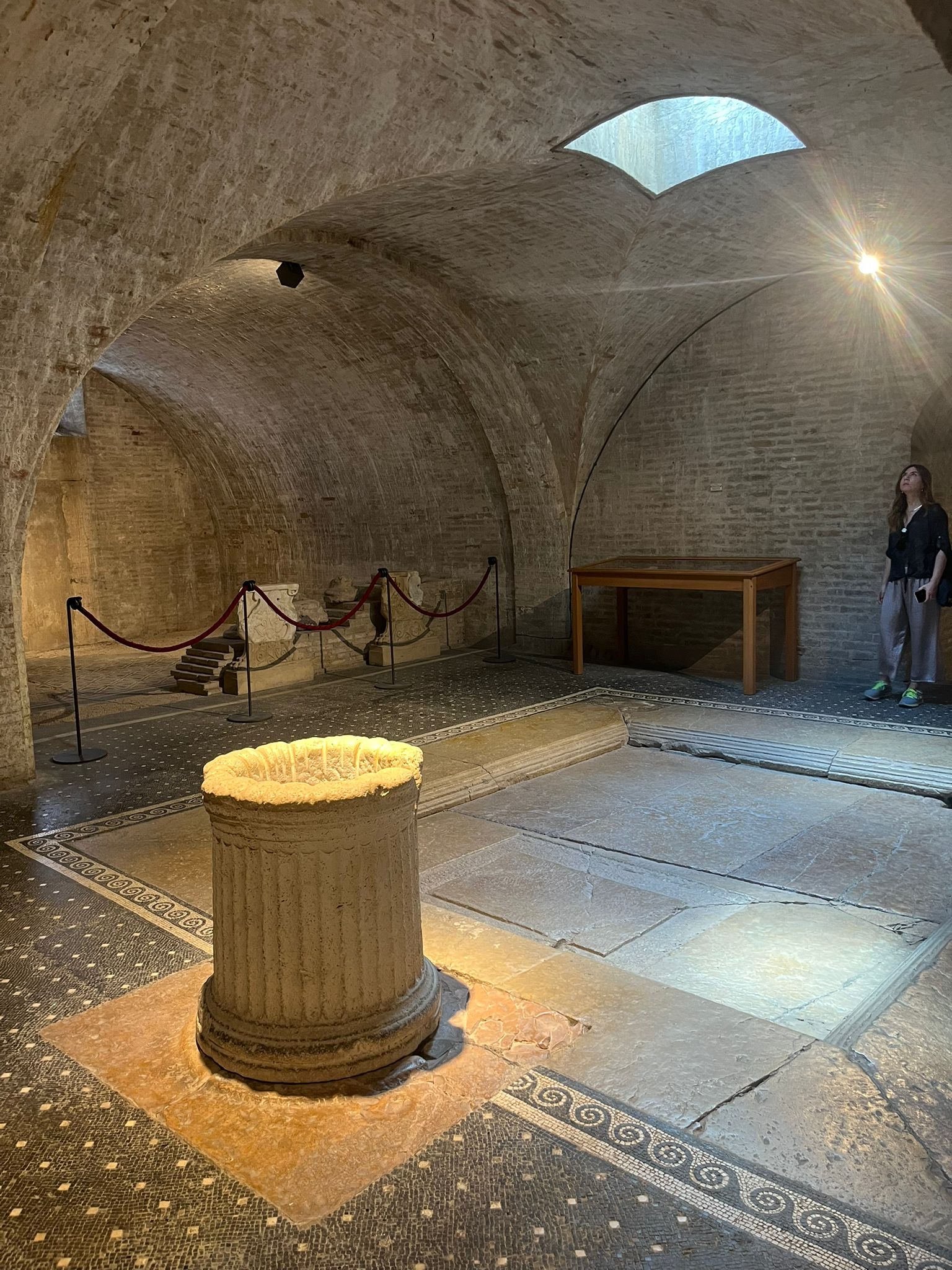Room with remain of column