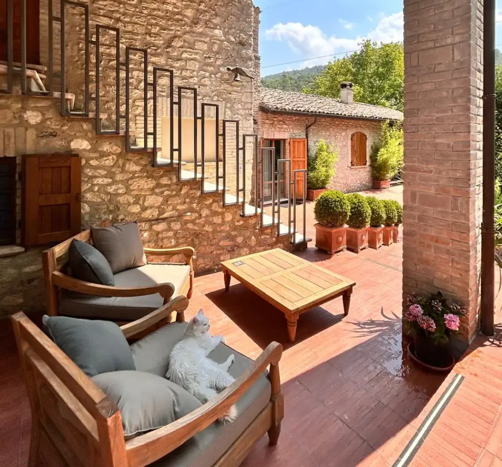 Adagio Umbro B&B accommodation in a historic countryside villa near Spoleto, Umbria