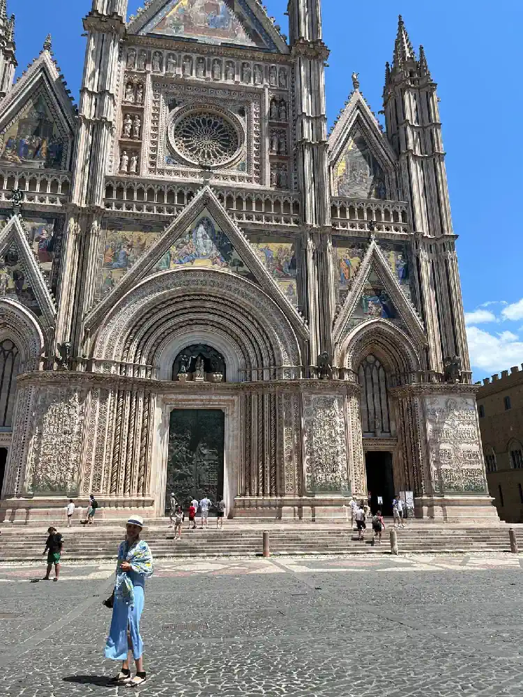 Front view of the ornate façade of Orvieto Cathedral