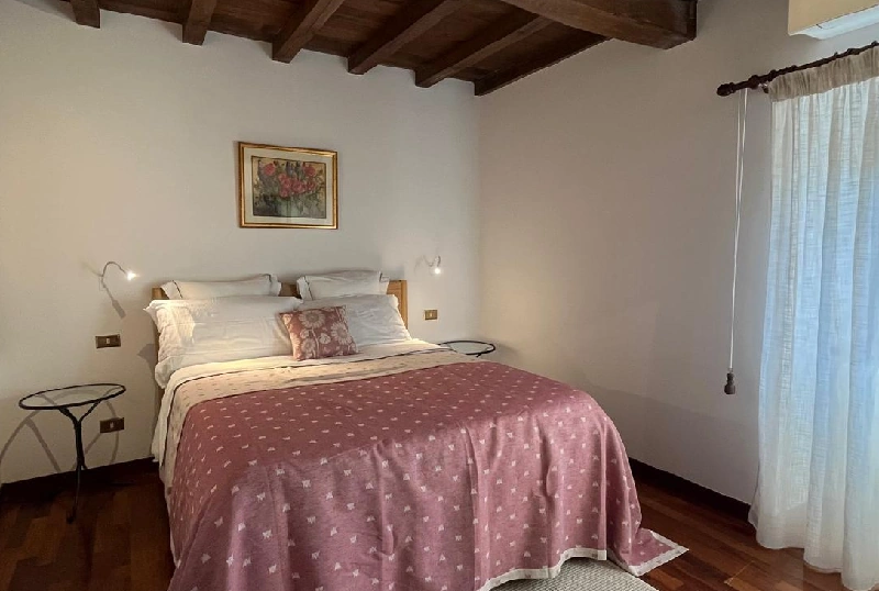 Hotel Bed and Breakfast in Umbria in Spoleto: medieval villa with Tennis Court